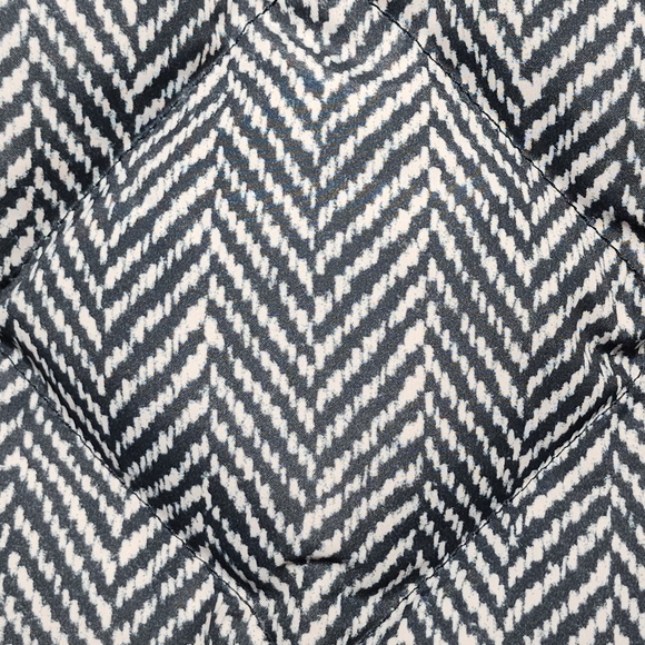 J. Crew Women's Full Zip Quilted Down Puffer Vest Size Small Gray Herringbone - Picture 4 of 8